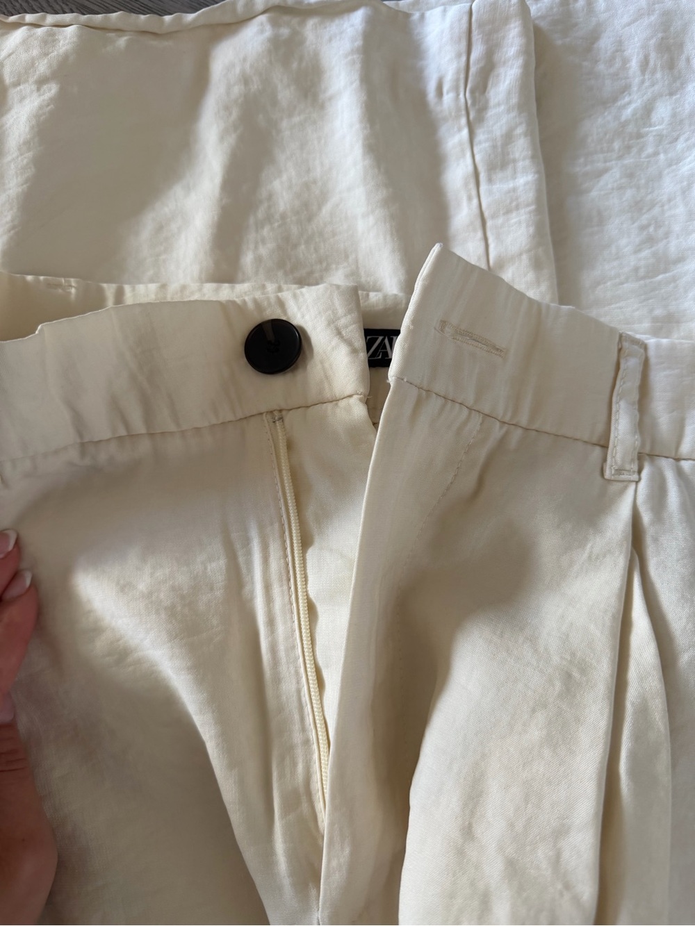 Zara Men Cream Pleated Chinos